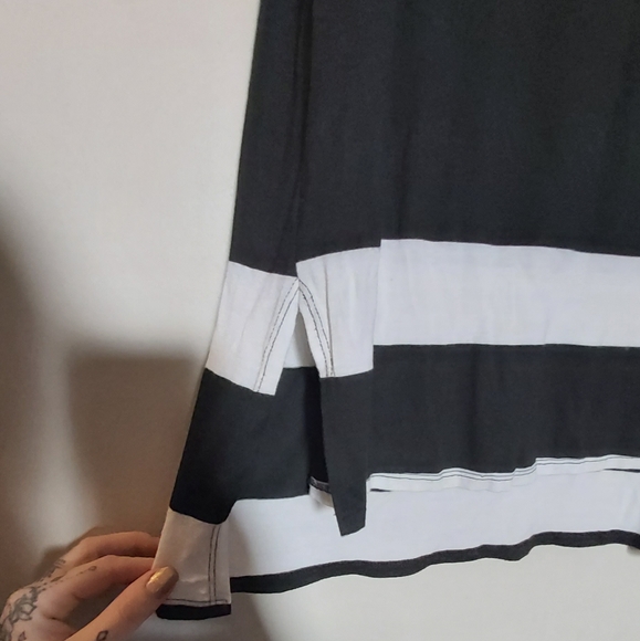 SOLDFlowy dress - Picture 2 of 3